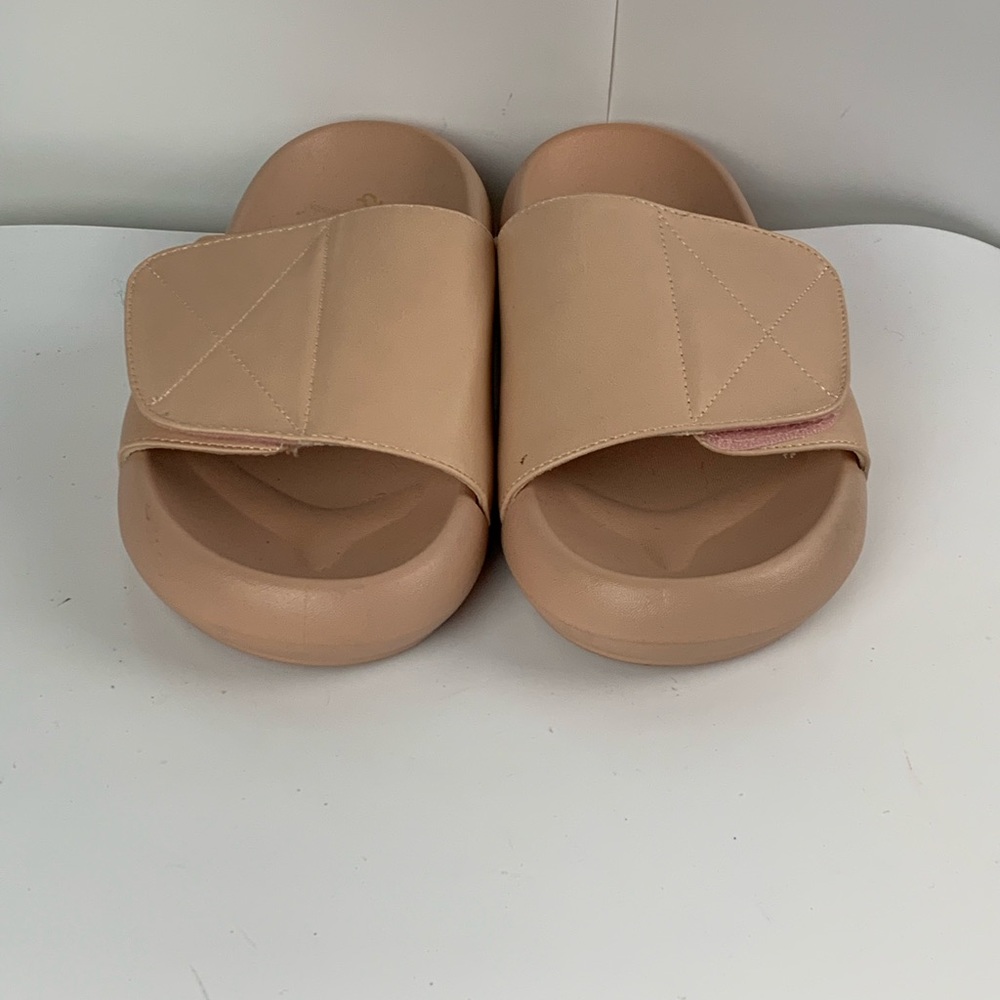 Blush Pink Cloud Style Velcro Closure Slides Sz 8